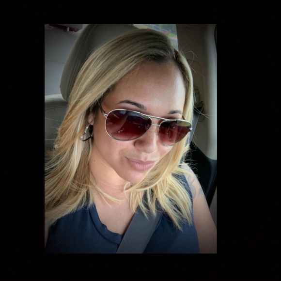 Meet your Posher, Giselle - Picture 1 of 1